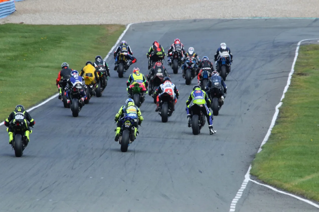 Starteam Racing à Croix-en-Ternois — Compte Rendu 1ère Manche Championnat Benelux Moto 2026